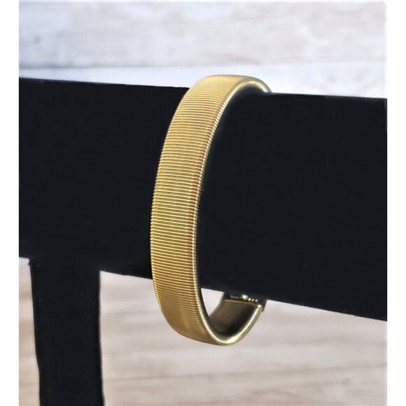 Vintage Stretch Bracelet GG Made in South Korea Gold Tone - Picture 1 of 6